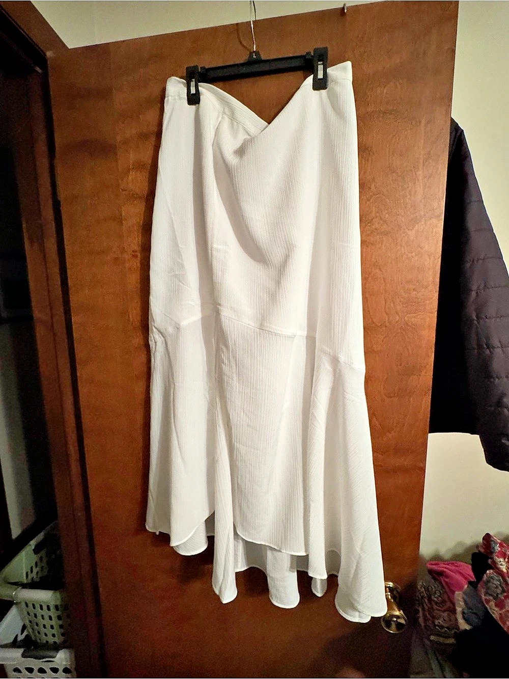 JLO by Jennifer Lopez High-Low Skirt in White Size XXL Like New